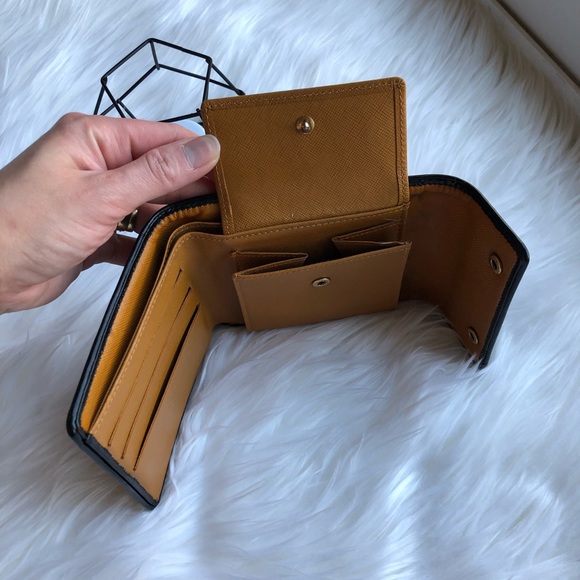 ❌❌Sold❌❌ LV Mini Canvas
Trifold Wallet Khaki - Picture 6 of 8